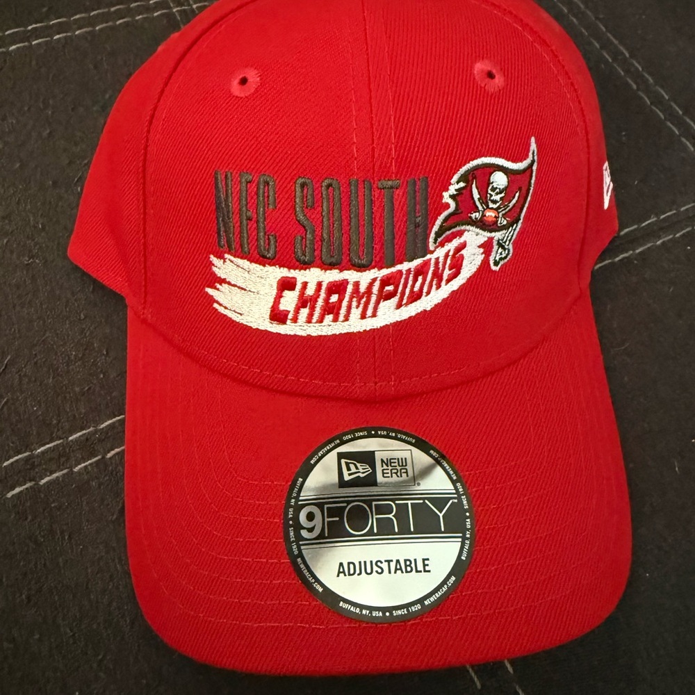 Buccaneers new Era Red NFC South Champions Cap